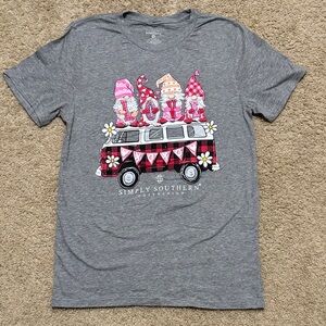 BNWOT women’s Simply Southern Valentine LOVE tee shirt. Cute gnomes! Medium.